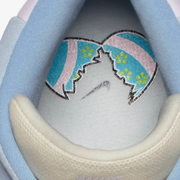 Like NEW Mens Size 8 Nike Blazer Royal- Easter 2018 Hightops - Picture 5 of 14